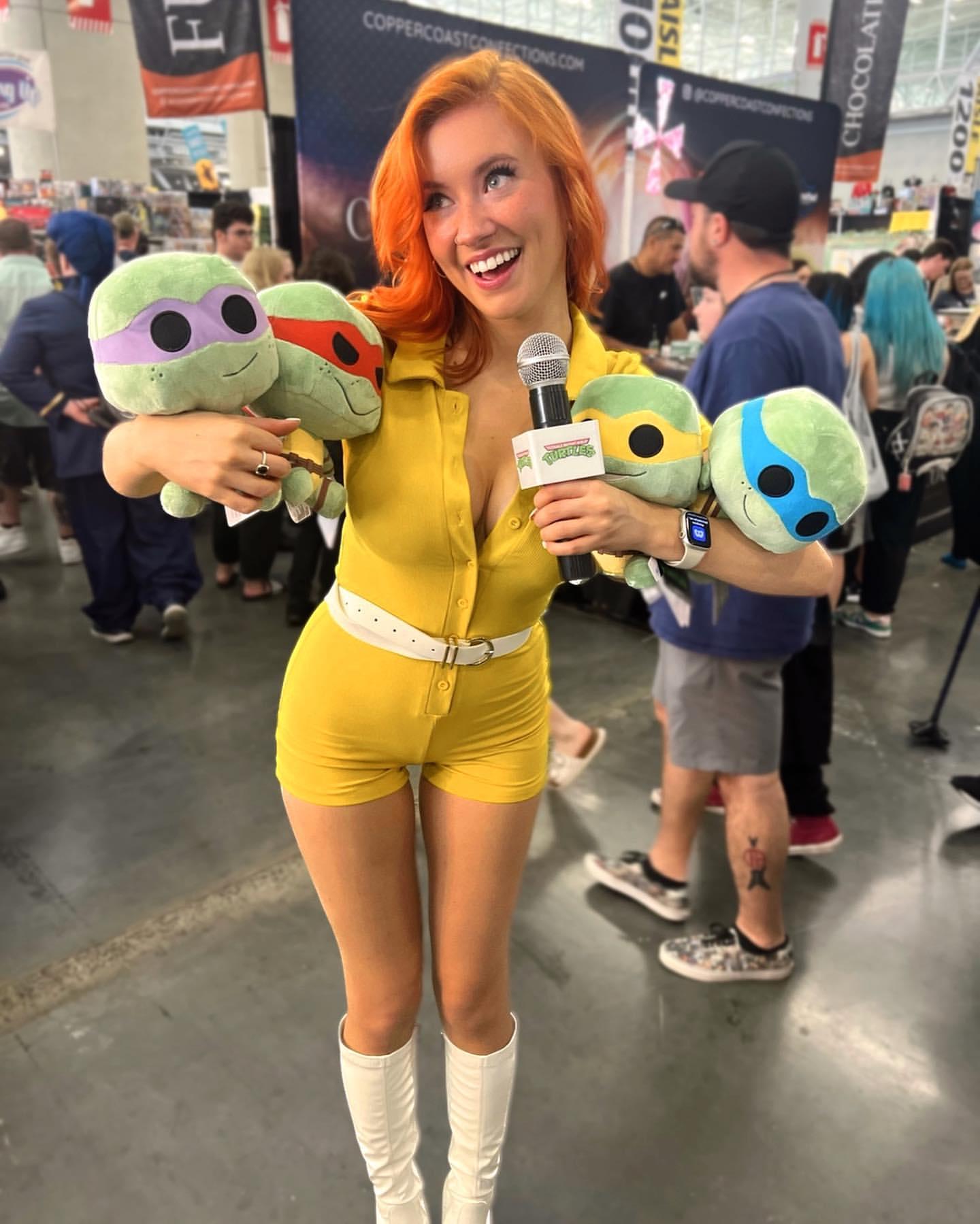 ThousandHunny's cosplays and tattoos - CosplayCodex